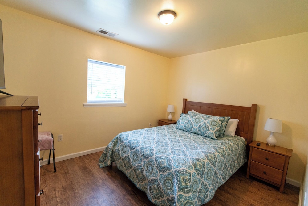 Howard's Creek Inn - photo 10