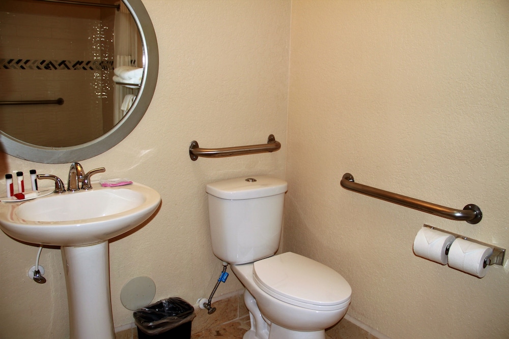 Baymont by Wyndham Stevens Point - photo 40