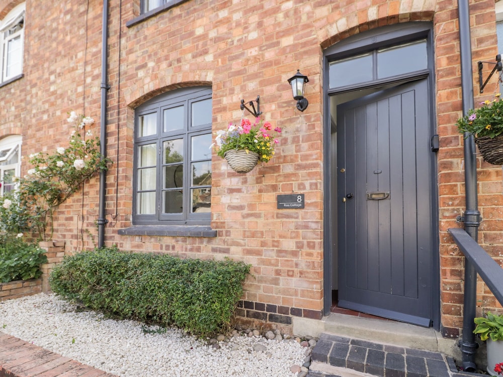 Ross Cottage — 4-Star Luxury Hotel in Evesham, United Kingdom