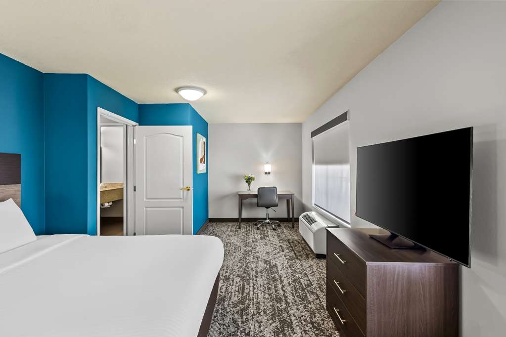 Best Western Fort Wayne Inn & Suites North - photo 15