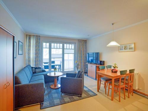 Dünenpark Binz Komfort Ferienwohnung mit 1 Schlafzimmer und Balkon im Obergeschoss 291 — 4-Star Luxury Hotel in Ostseebad Binz, Germany