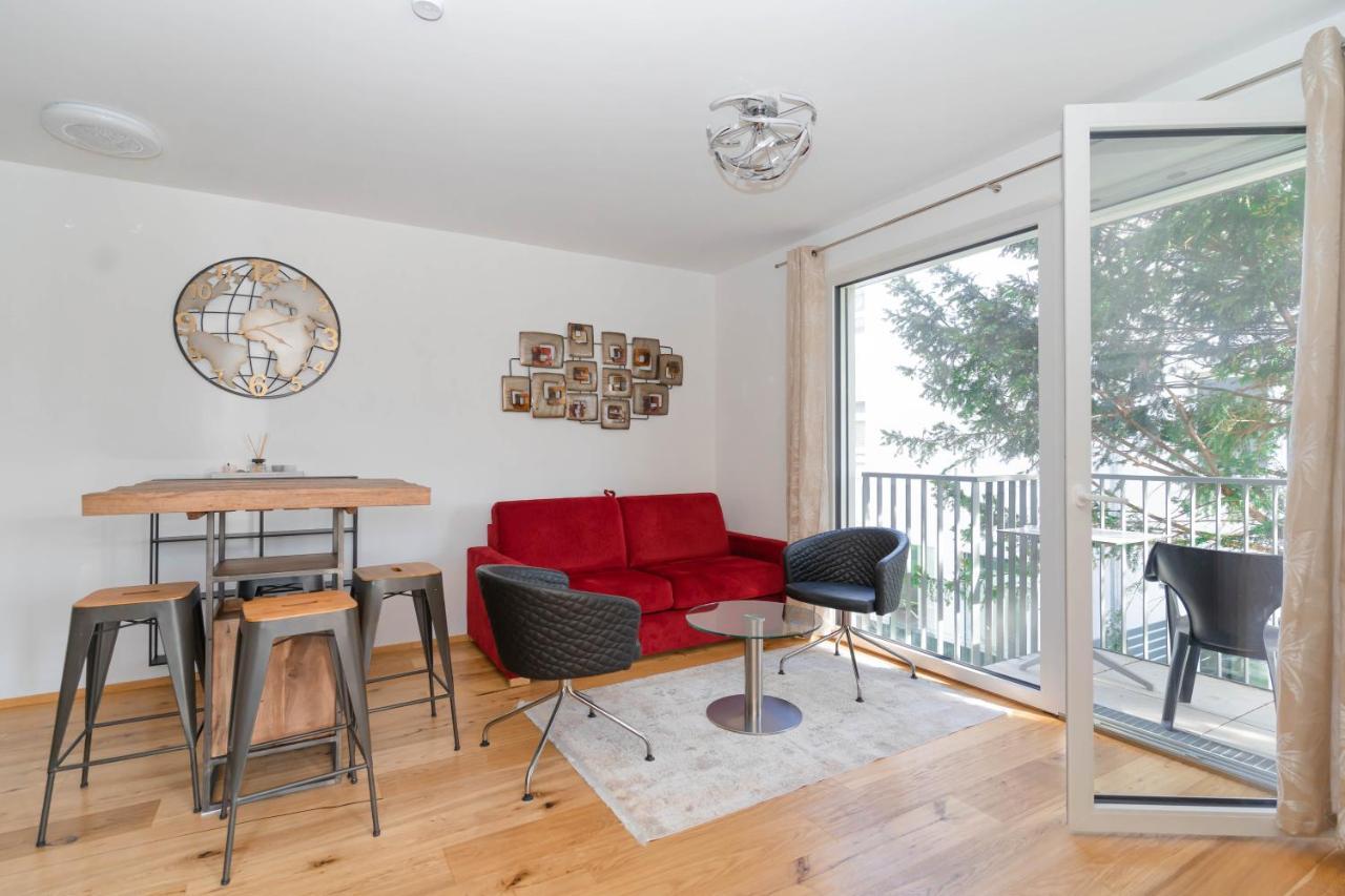 Luxurious apartment with big balcony near city center — 4-Star Luxury Hotel in Vienna, Austria