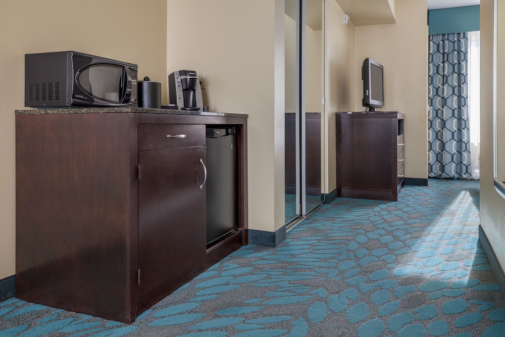 Hilton Garden Inn Fargo - photo 9