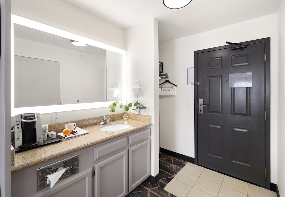 Holiday Inn Redding by IHG - photo 29