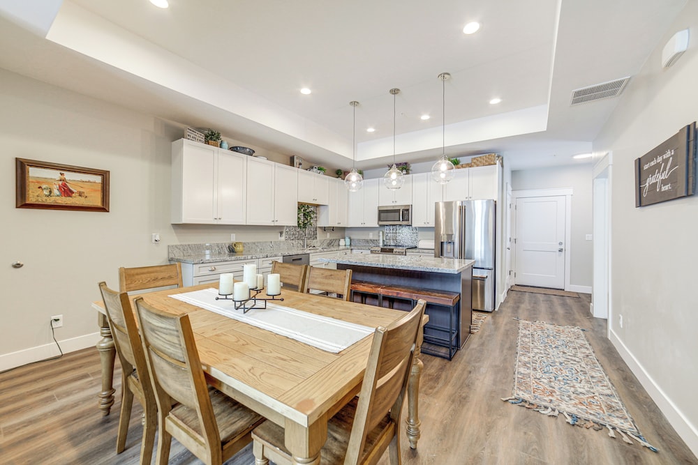 Bright Swan Valley Townhome: Hike Fish & Ski — 4-Star Luxury Hotel in Alpine, United States
