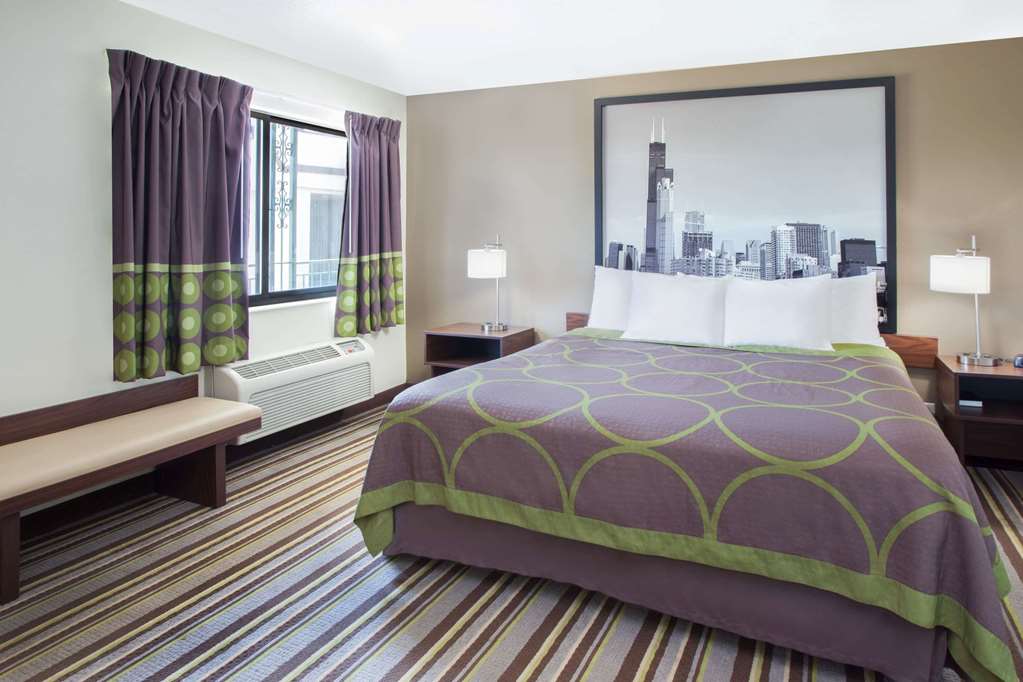 Super 8 by Wyndham Chicago Rosemont O'Hare SE - photo 5