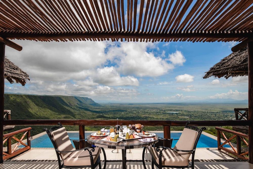 Lake Manyara Kilimamoja Lodge — 5-Star Luxury Hotel in Mto Wa Mbu, Tanzania