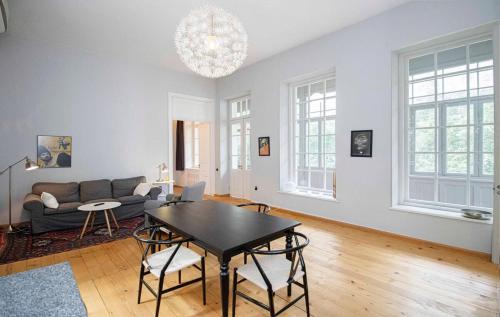 Tranquil 1BR Sololaki Apt By Wehost — 4-Star Luxury Hotel in Tbilisi, Georgia