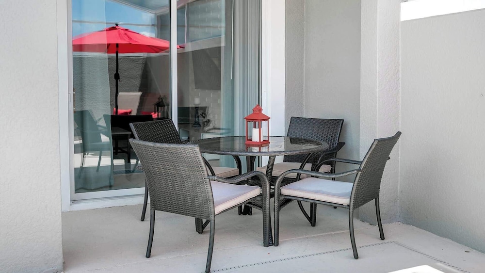 5BR Stylish Championsgatetownhome w Private Pool - photo 11