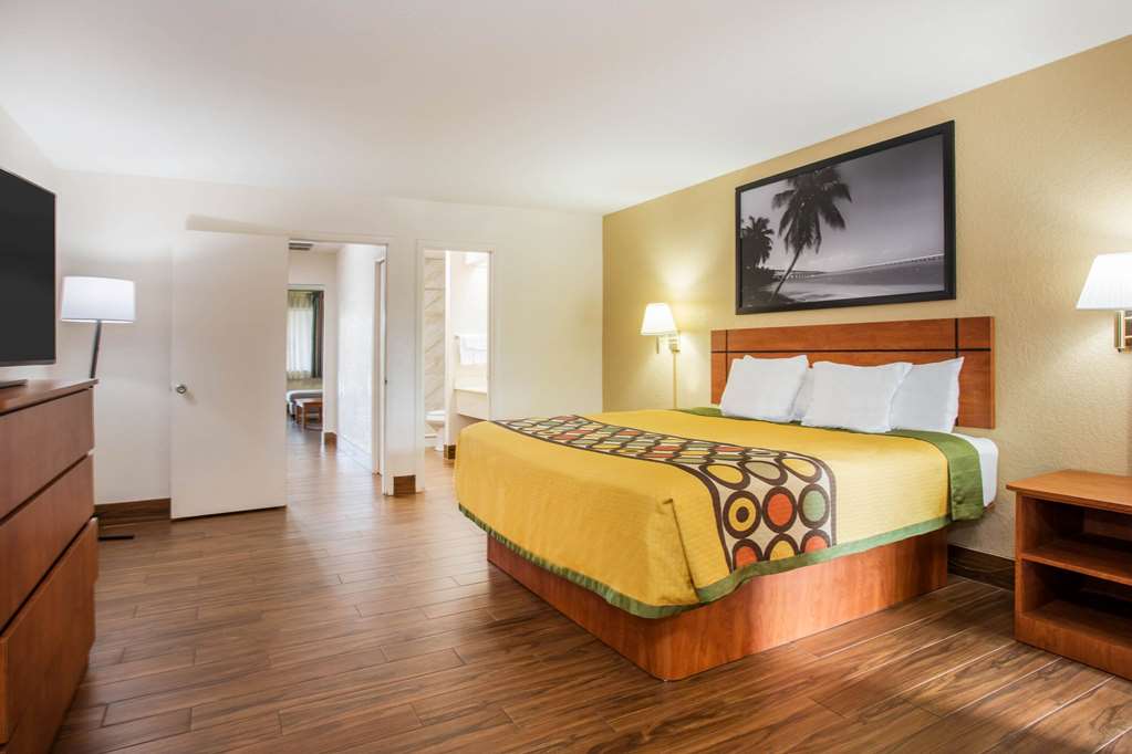 Super 8 by Wyndham North Palm Beach - photo 29