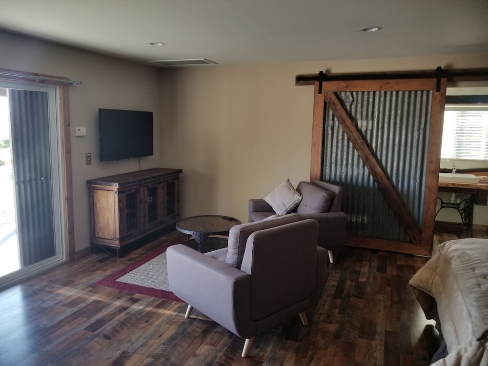 High Ridge Manor - photo 9