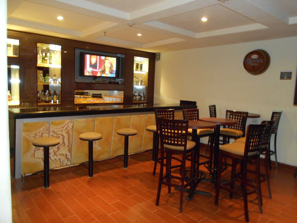 Hotel Bar