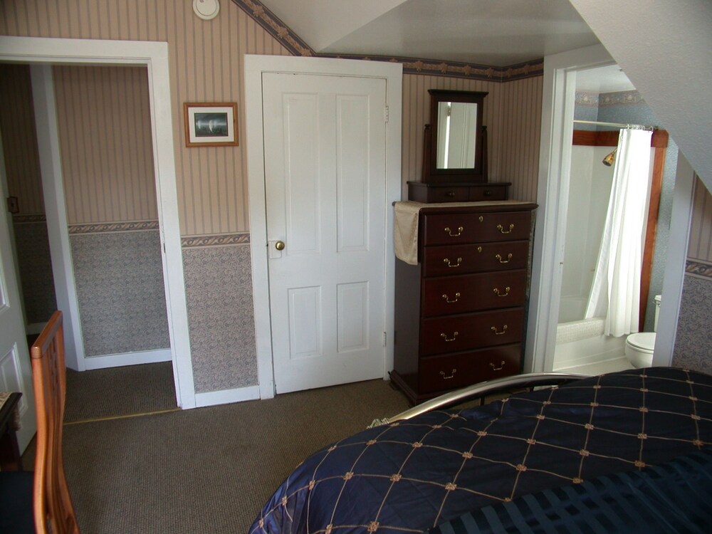 Nicholson House at Beaujolais - photo 15