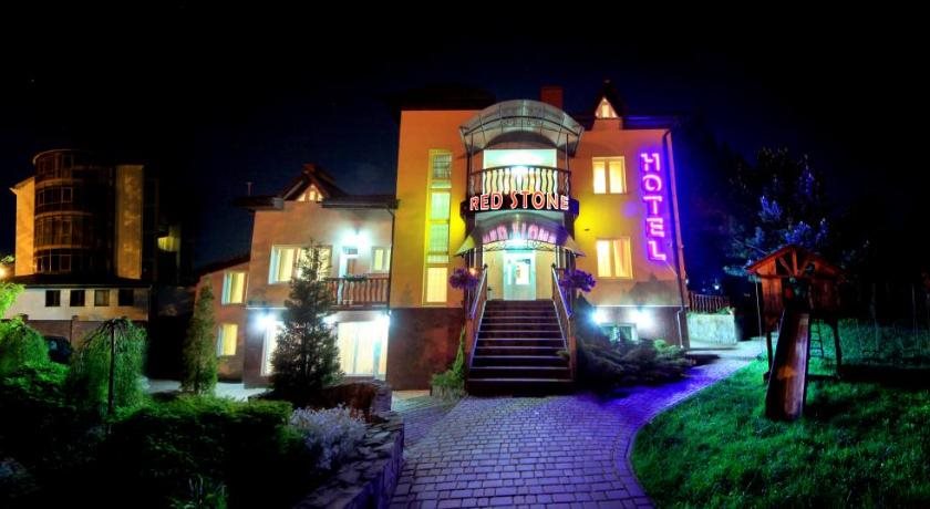 Red Stone - carbon neutral hotel in Truskavets'