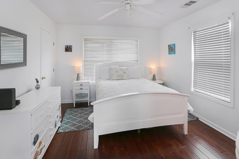 Alpha Blu by Pristine Properties Vacation Rentals — 4-Star Luxury Hotel in Port Saint Joe, United States
