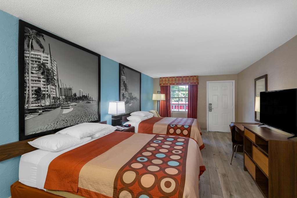 Super 8 by Wyndham Bradenton Sarasota Area - photo 8