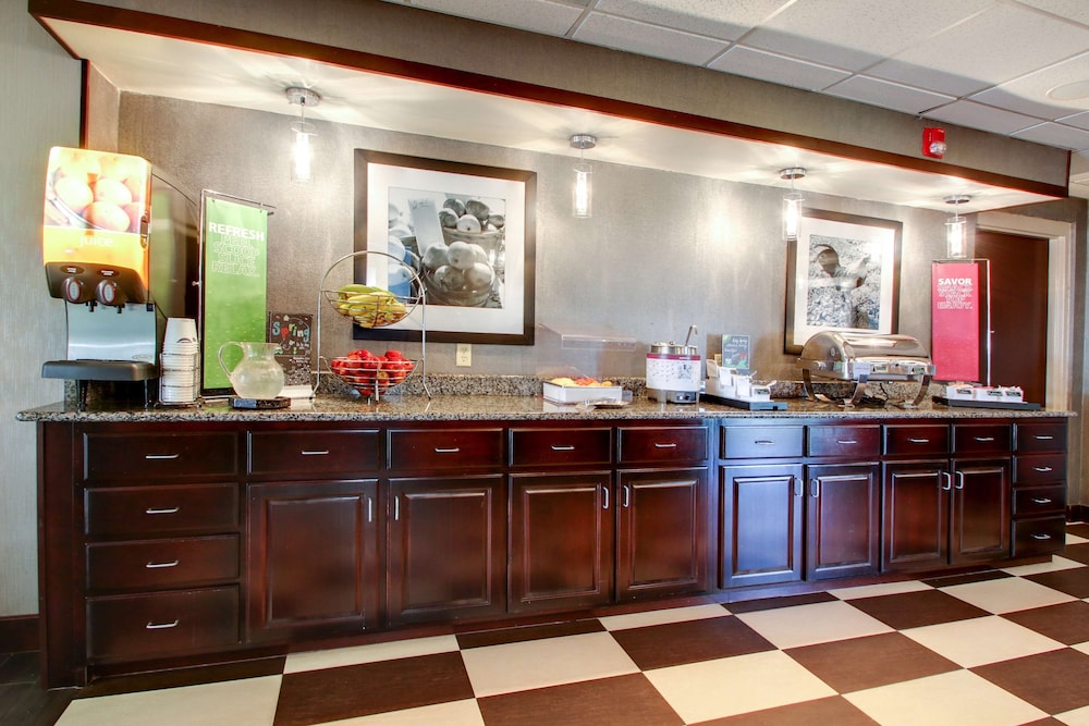 Hampton Inn Rolla - photo 32