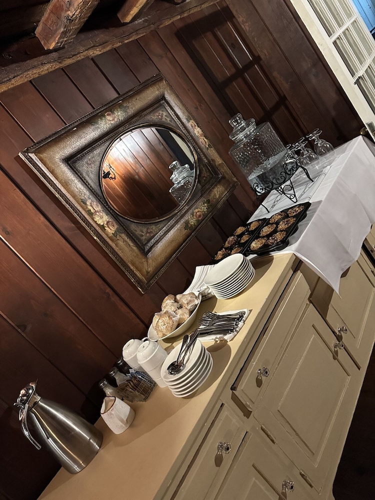 The Historic General Stanton Inn - photo 24