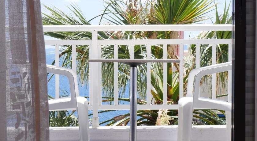 Skouna in Neos Marmaras, Greece