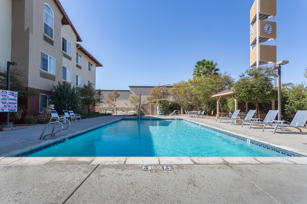 Holiday Inn Express Hotel & Suites Manteca by IHG - photo 29