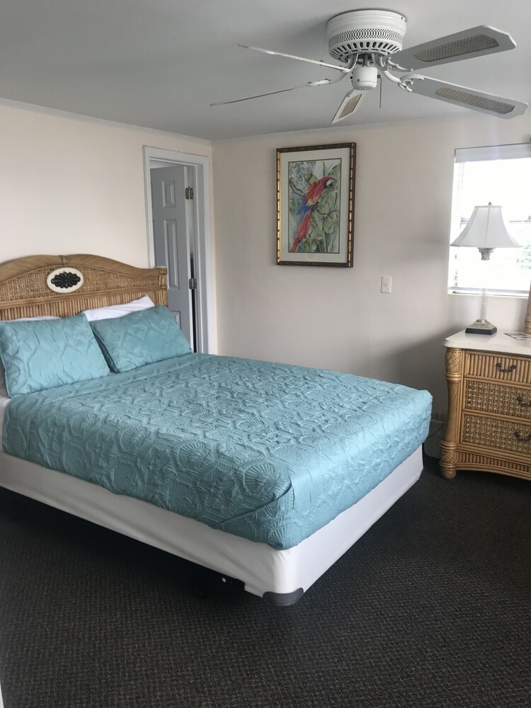 The Surf Beach Motel - photo 24