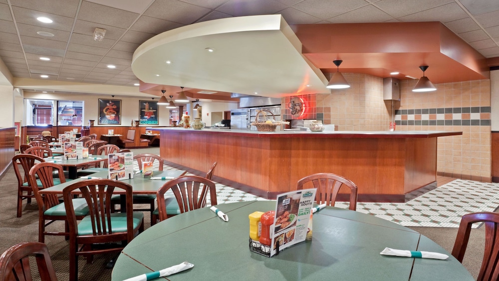 Holiday Inn & Suites Overland Park West by IHG - photo 28
