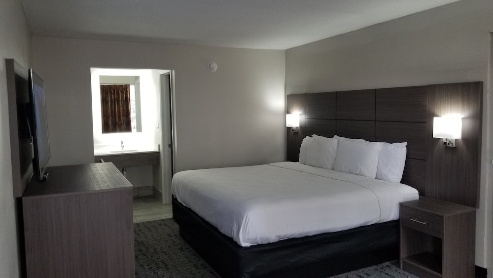 Days Inn & Suites by Wyndham Charleston Airport West - photo 4