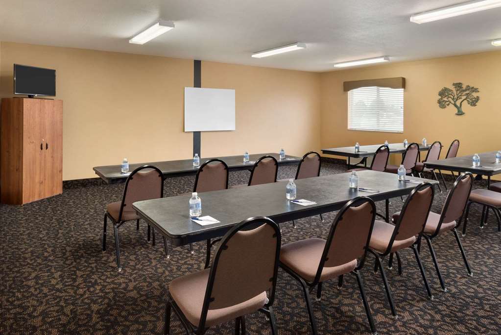 Travelodge by Wyndham Missouri Valley - photo 15