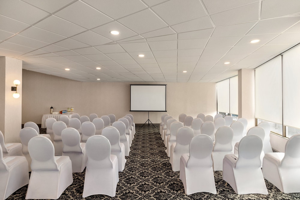 Holiday Inn Philadelphia Arpt Stadium Area - photo 30