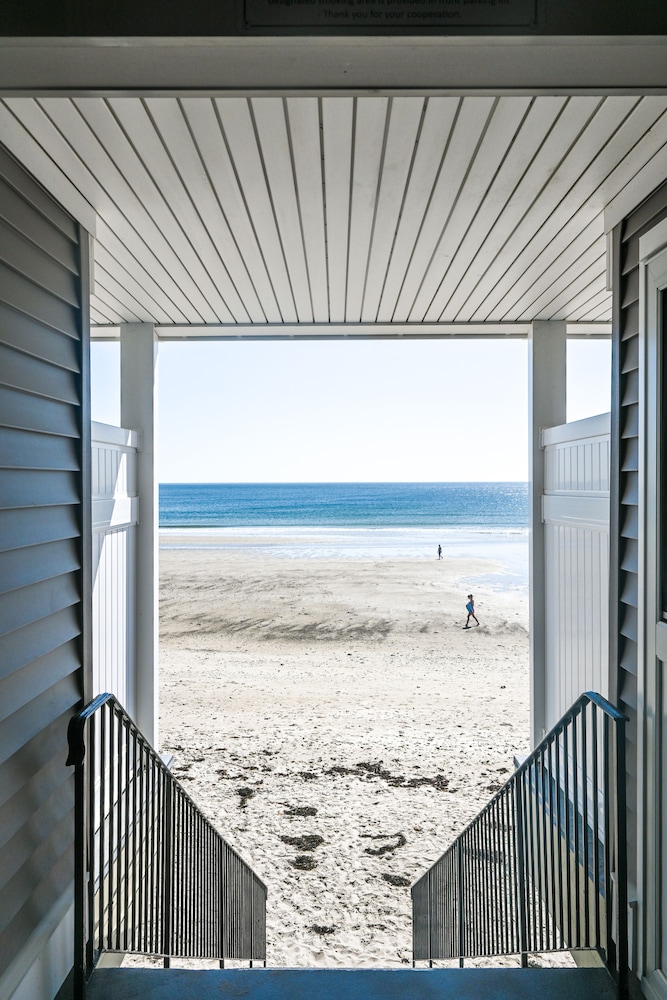 Atlantic Oceanfront Hotel - photo 46