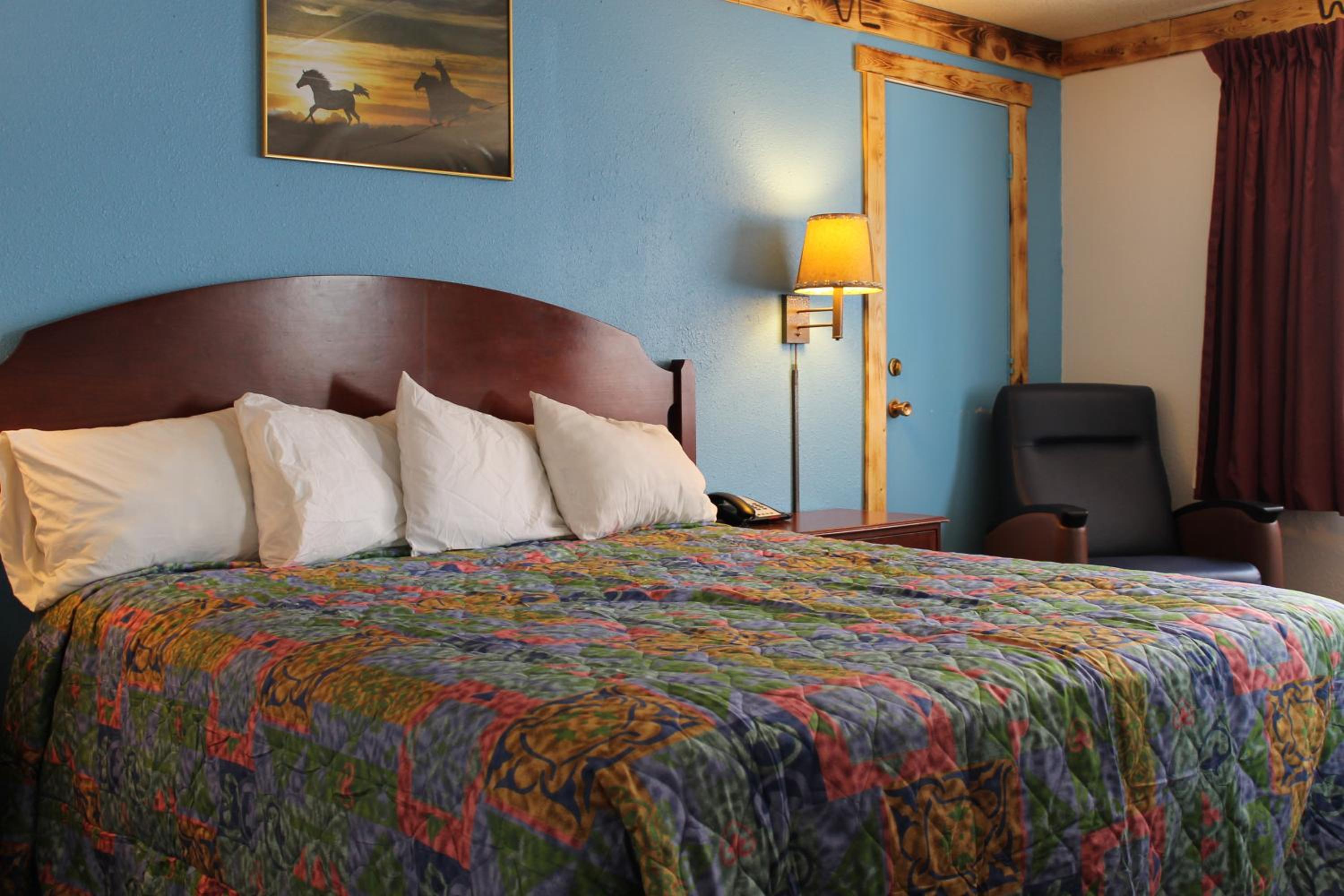 Knights Inn Dodge City - photo 6
