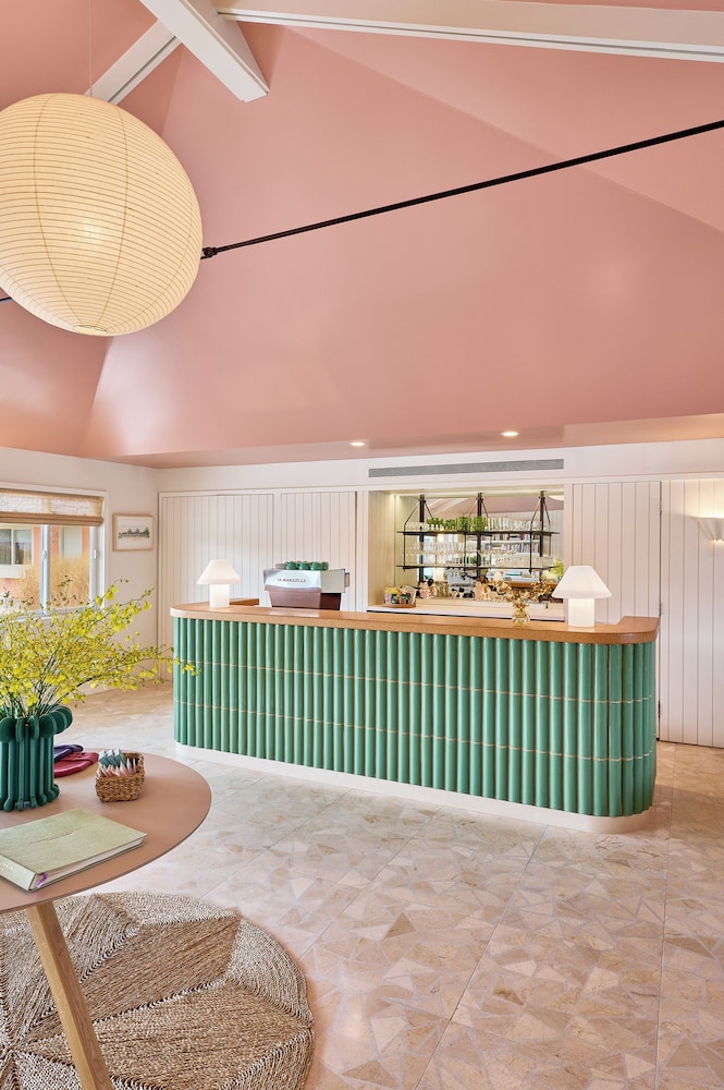 Silver Sands Motel & Beach Bungalows - photo 4