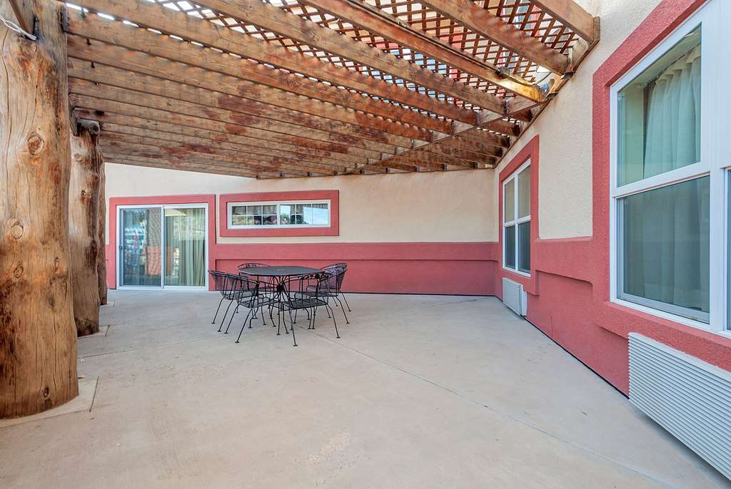 Days Inn by Wyndham Manitou Springs - photo 28