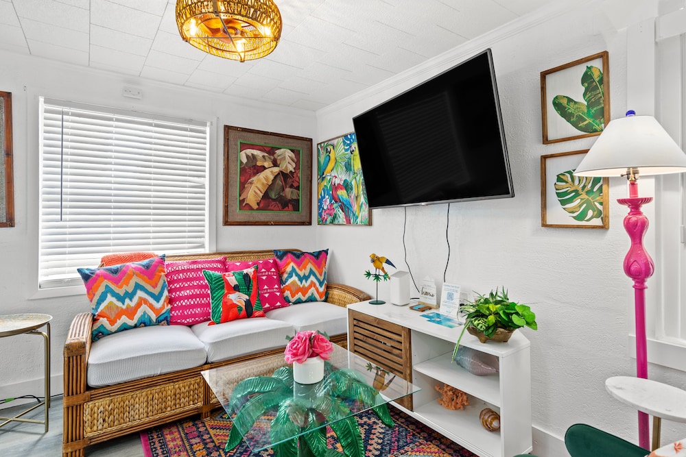 219 Palmetto Pl 1 Tropical Paradise — 4-Star Luxury Hotel in Panama City Beach, United States