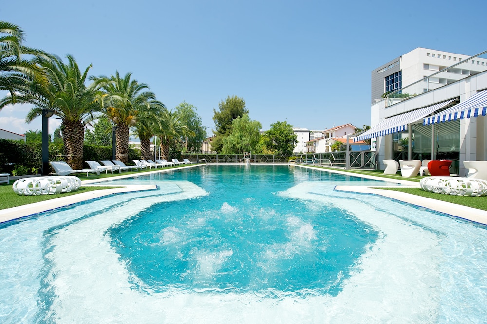 Ariha Hotel - carbon neutral hotel in Rende