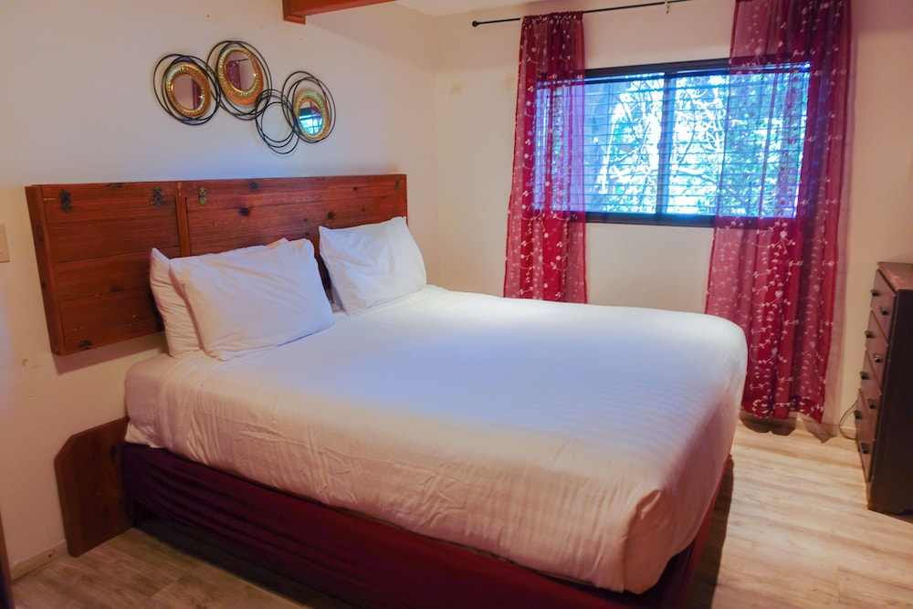 Sleepy Hollow Cabins and Hotel - photo 45