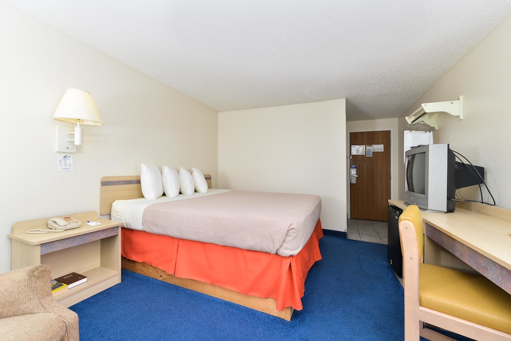 Americas Best Value Inn Jefferson City - photo 3