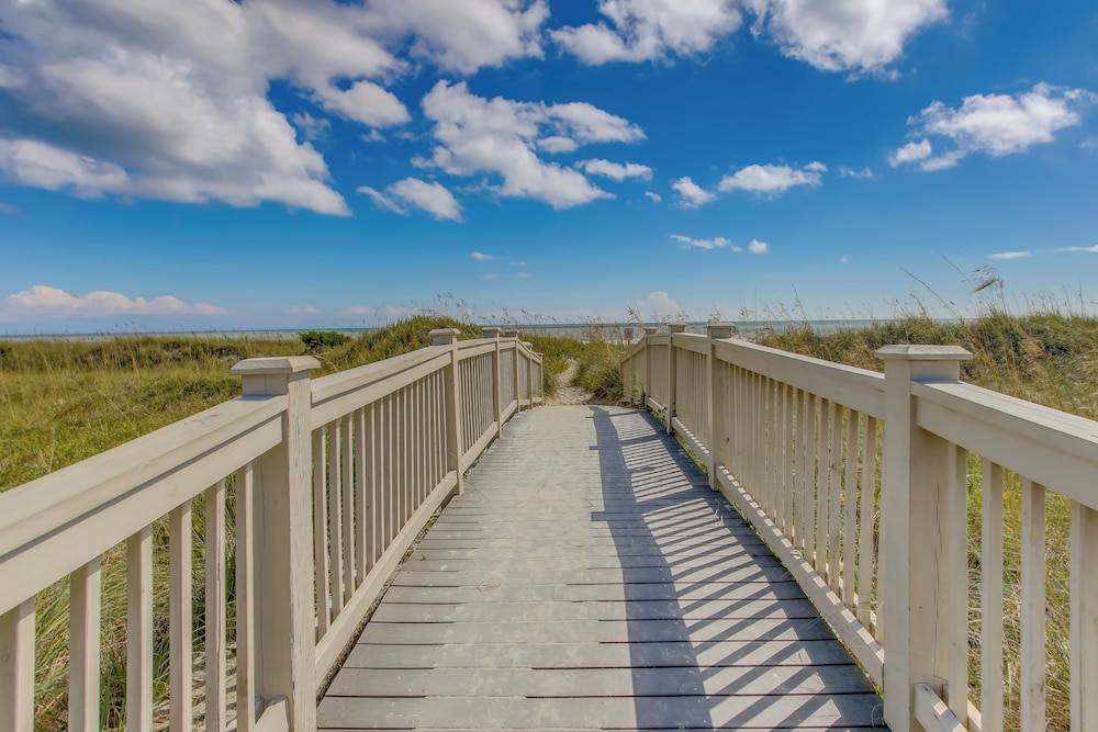 Walk to Beach and Barefoot Landing Resort Condo - photo 36