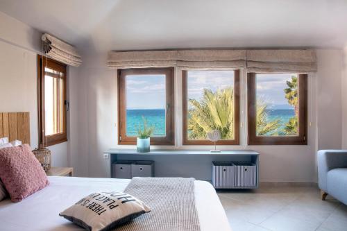 Exceptional Beachfront Villa Blue Cocoon — 4-Star Luxury Hotel in Pefkochori, Greece