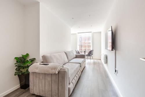 Liverpool City Haven 1 Bed Apartment for Couples & Solo Travelers — 4-Star Luxury Hotel in Liverpool, United Kingdom