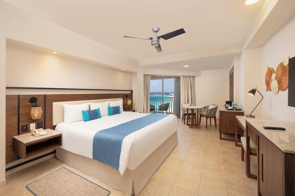 GR Solaris Cancun