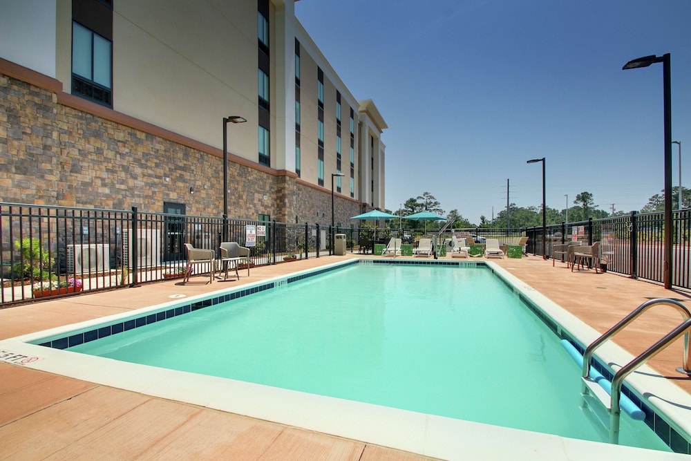 Hampton Inn & Suites Southport - photo 55