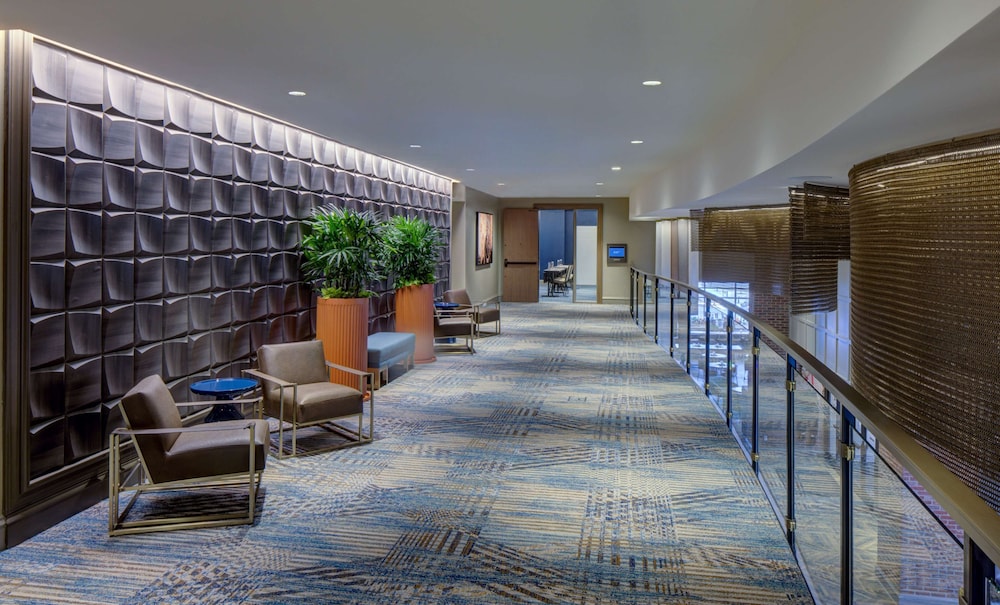 Embassy Suites by Hilton Virginia Beach Oceanfront Resort - photo 9