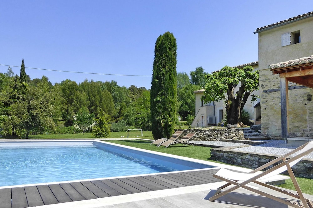 Cosy Holiday Flat With Shared Pool Malaucene — Malaucene