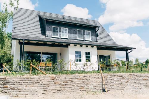 Hof Köhne Haus Landvergnügen links — 4-Star Luxury Hotel in Schmallenberg, Germany