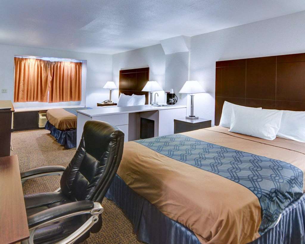 Rodeway Inn & Suites Lewisville I 35 - photo 11