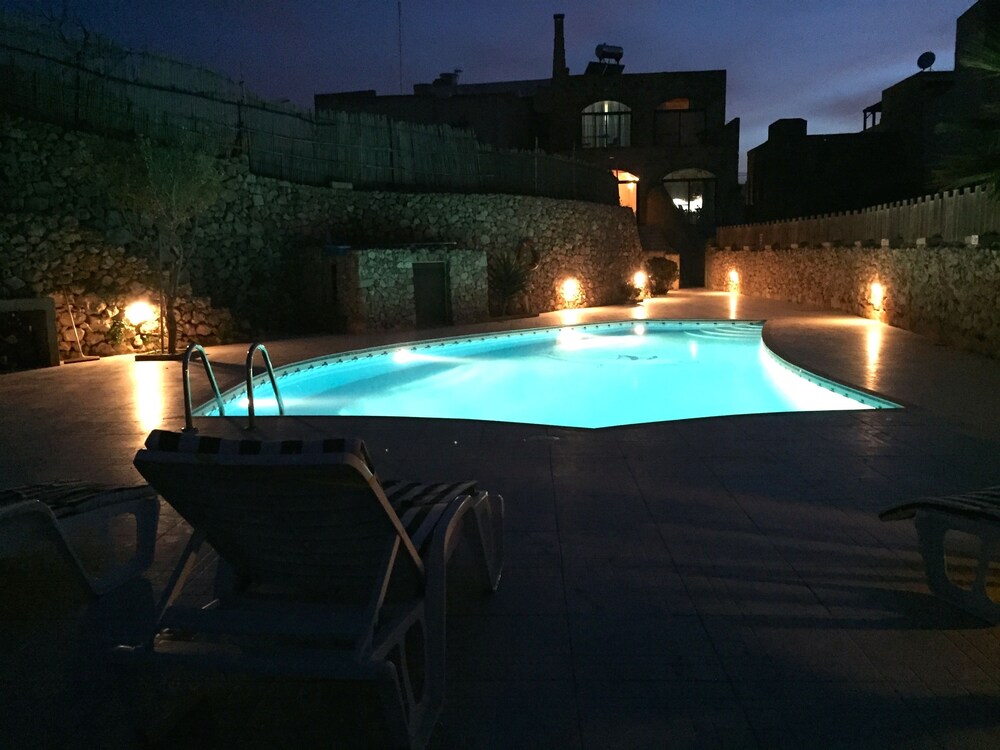 Ellie Boo Bed & Breakfast — 4-Star Luxury Hotel in Xaghra, Malta
