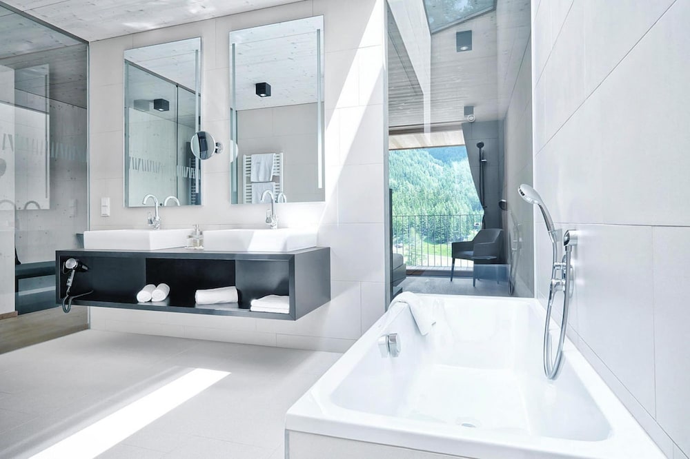 Chalet Resort am Grossglockner With Infrared Cabin — hotel in Kals Am Grossglockner