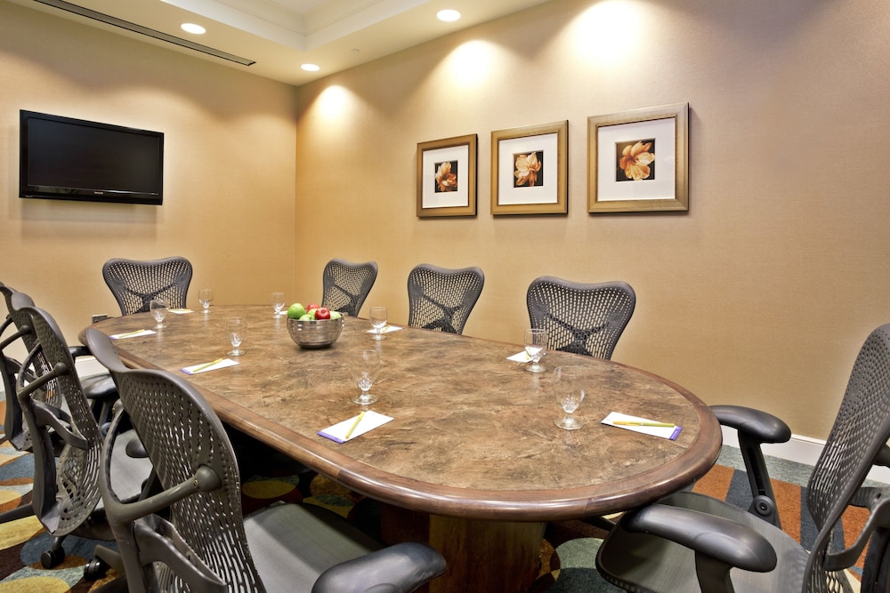 Hilton Garden Inn Detroit Novi - photo 26