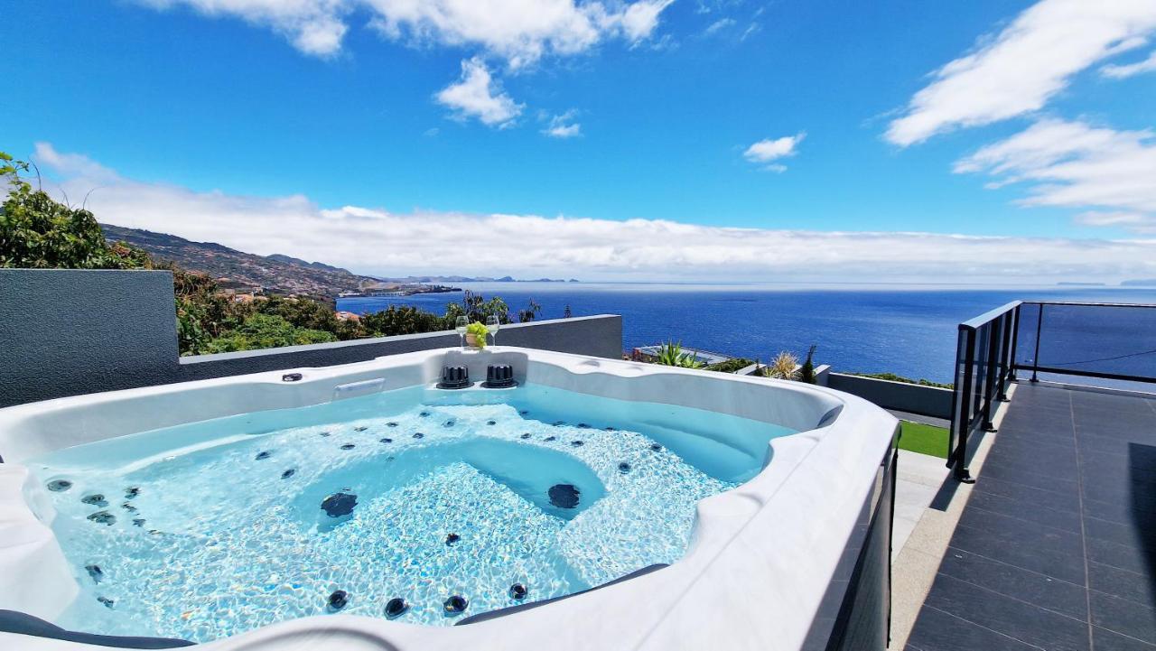 Azure Serenity Villa by LovelyStay — 4-Star Luxury Hotel in Santa Cruz, Portugal